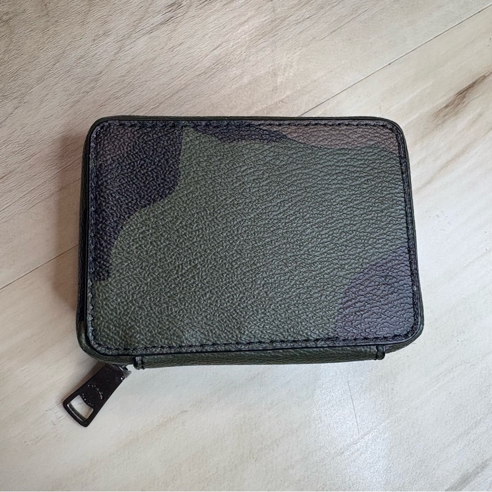 Coach Men's Green and Black Camouflage Triple Bottle Pill Box RARE - Picture 5 of 7